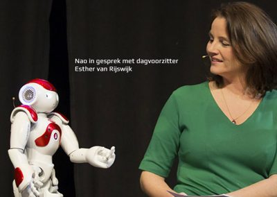 RobotXperience, robot as co-speaker